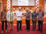 Wagub Banten A Dimyati Natakusumah: Pelaksana Kesehatan Harus Memiliki Sikap Dedikasi, Integritas, dan Melayani Wagub Banten A Dimyati Natakusumah: Pelaksana Kesehatan Harus Memiliki Sikap Dedikasi, Integritas, dan Melayani