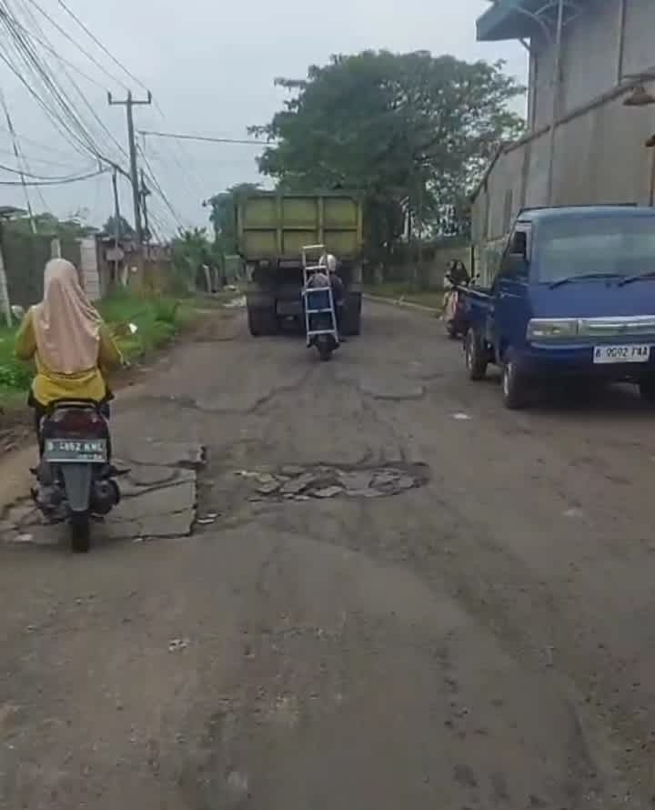 Anggaran Bandek DKI Ratusan Milyar Jalan Raya Pangkalan 5 Rusak Parah Anggaran Bandek DKI Ratusan Milyar Jalan Raya Pangkalan 5 Rusak Parah