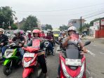 Aktivis Mahasiswa Banten Tolak Wacana Pemakzulan Wapres Terpilih: Dengan Membagikan Poster Gibran Rakabuming Raka Aktivis Mahasiswa Banten Tolak Wacana Pemakzulan Wapres Terpilih: Dengan Membagikan Poster Gibran Rakabuming Raka