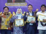 Bupati Serang Ratu Zakiyah Terima KNPI Award 2025 Bupati Serang Ratu Zakiyah Terima KNPI Award 2025