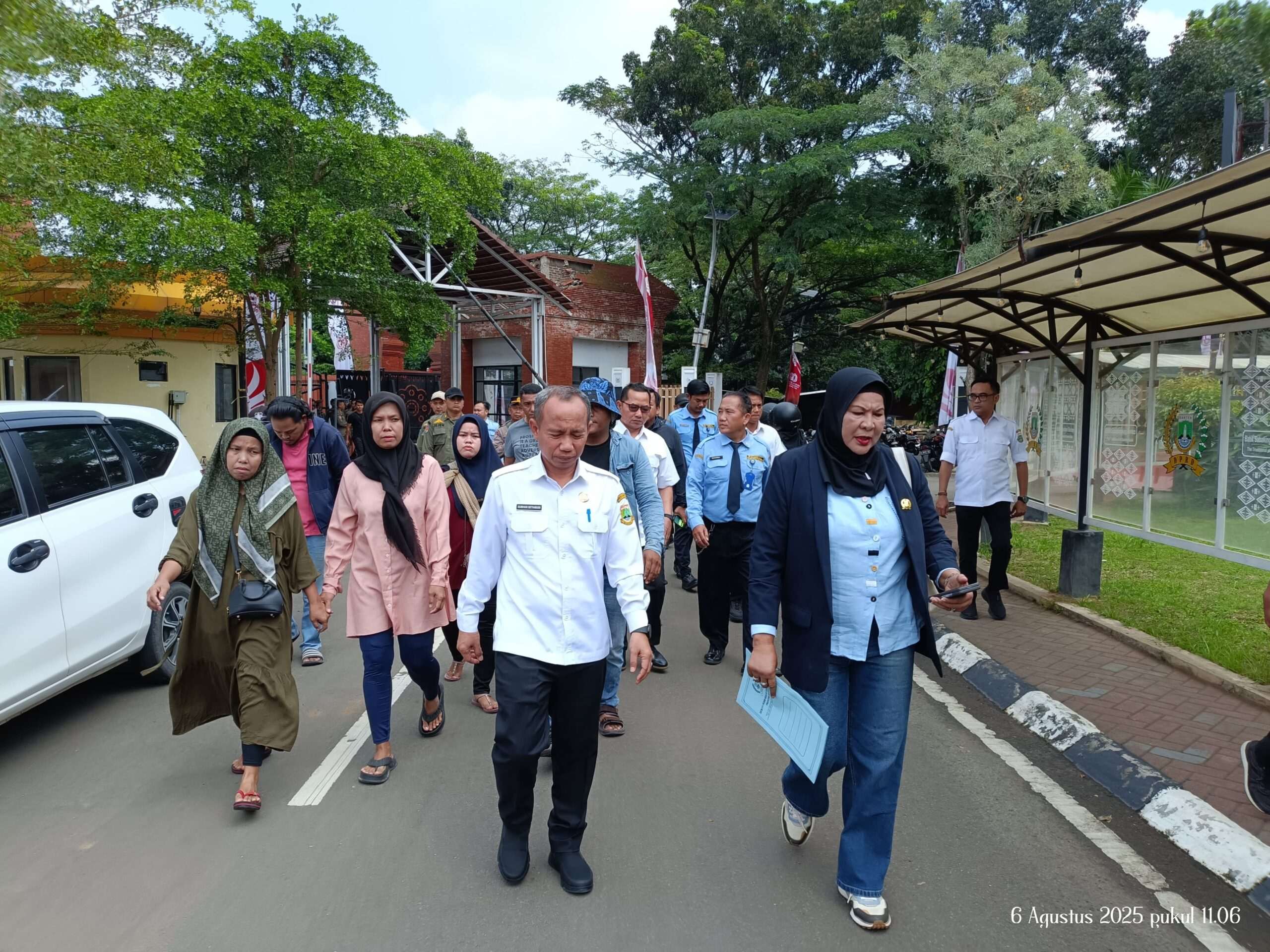 Warga tembong adukan nasib ke DPRD Banten