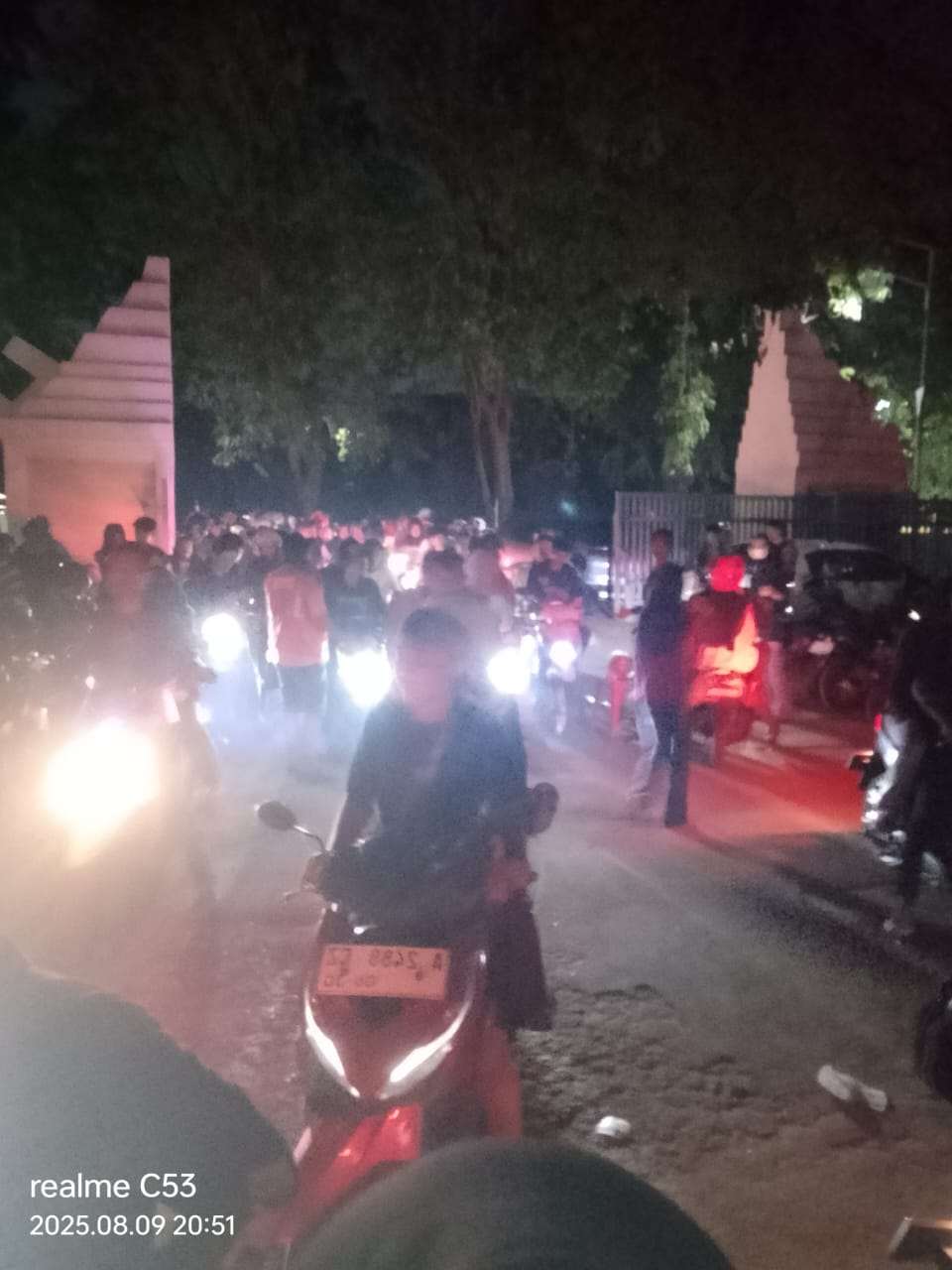 Dispora Diduga Biarkan Pungli di Serang Fair: Dari Parkir Tanpa Karcis hingga Jual Lapak PKL Ratusan Ribu Rupiah Dispora Diduga Biarkan Pungli di Serang Fair: Dari Parkir Tanpa Karcis hingga Jual Lapak PKL Ratusan Ribu Rupiah