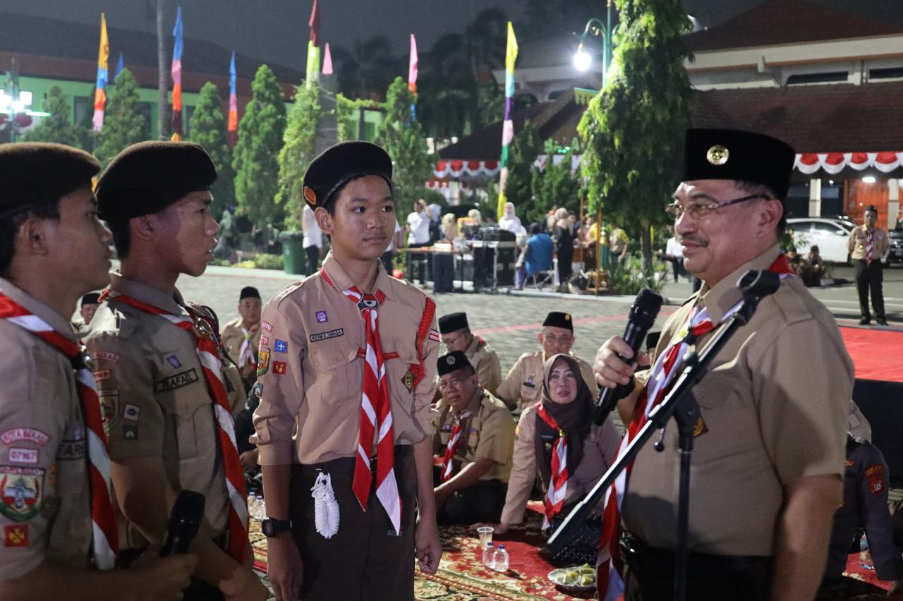 Pesan Wawali Harris Bobihoe Kepada Generasi Muda Saat Menjadi Pembina Upacara Penyalaan Api Unggun Pesan Wawali Harris Bobihoe Kepada Generasi Muda Saat Menjadi Pembina Upacara Penyalaan Api Unggun