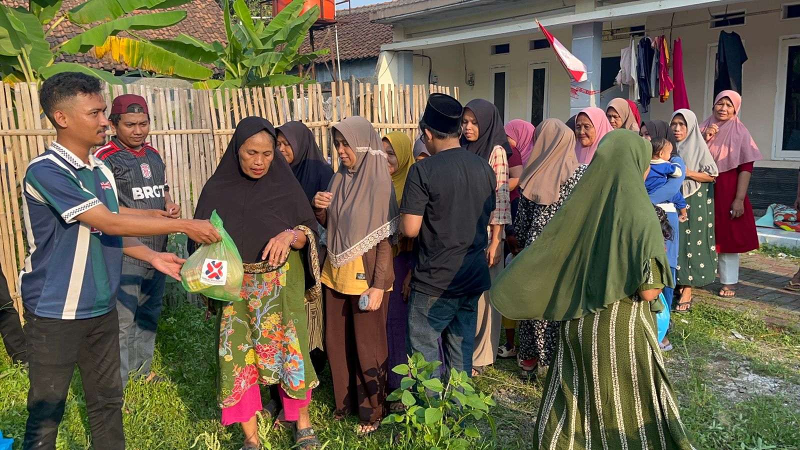 Koalisi Mahasiswa Demokrasi Indonesia Laksanakan Bakti Sosial dalam Rangka Peringati HUT RI ke-80 Koalisi Mahasiswa Demokrasi Indonesia Laksanakan Bakti Sosial dalam Rangka Peringati HUT RI ke-80