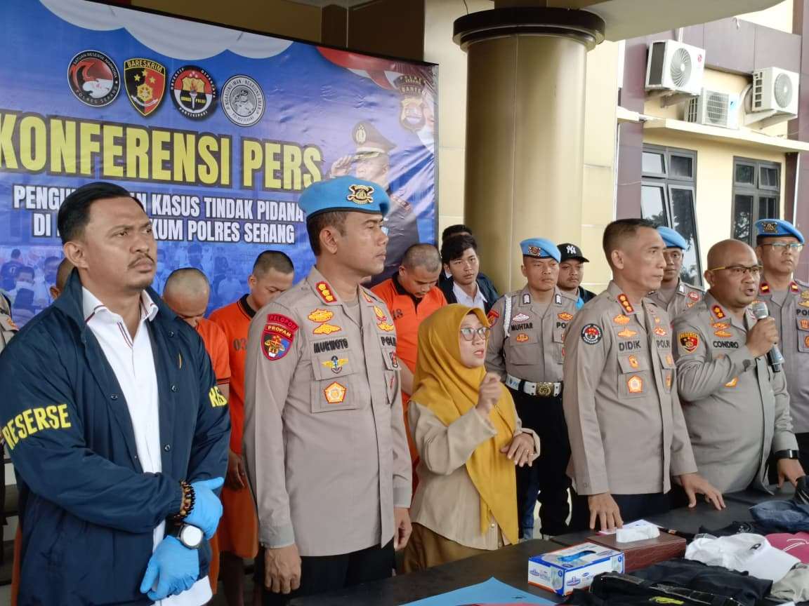 Polres Serang Tetapkan 5 Tersangka Kasus Pengeroyokan Wartawan dan Staf Humas KLH di PT GRS Polres Serang Tetapkan 5 Tersangka Kasus Pengeroyokan Wartawan dan Staf Humas KLH di PT GRS