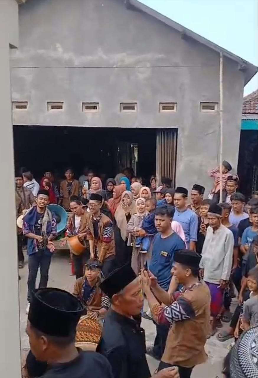 Peringatan Maulid Nabi Muhammad SAW di Kampung Sungak Penuh Khidmat dan Kebersamaan Peringatan Maulid Nabi Muhammad SAW di Kampung Sungak Penuh Khidmat dan Kebersamaan