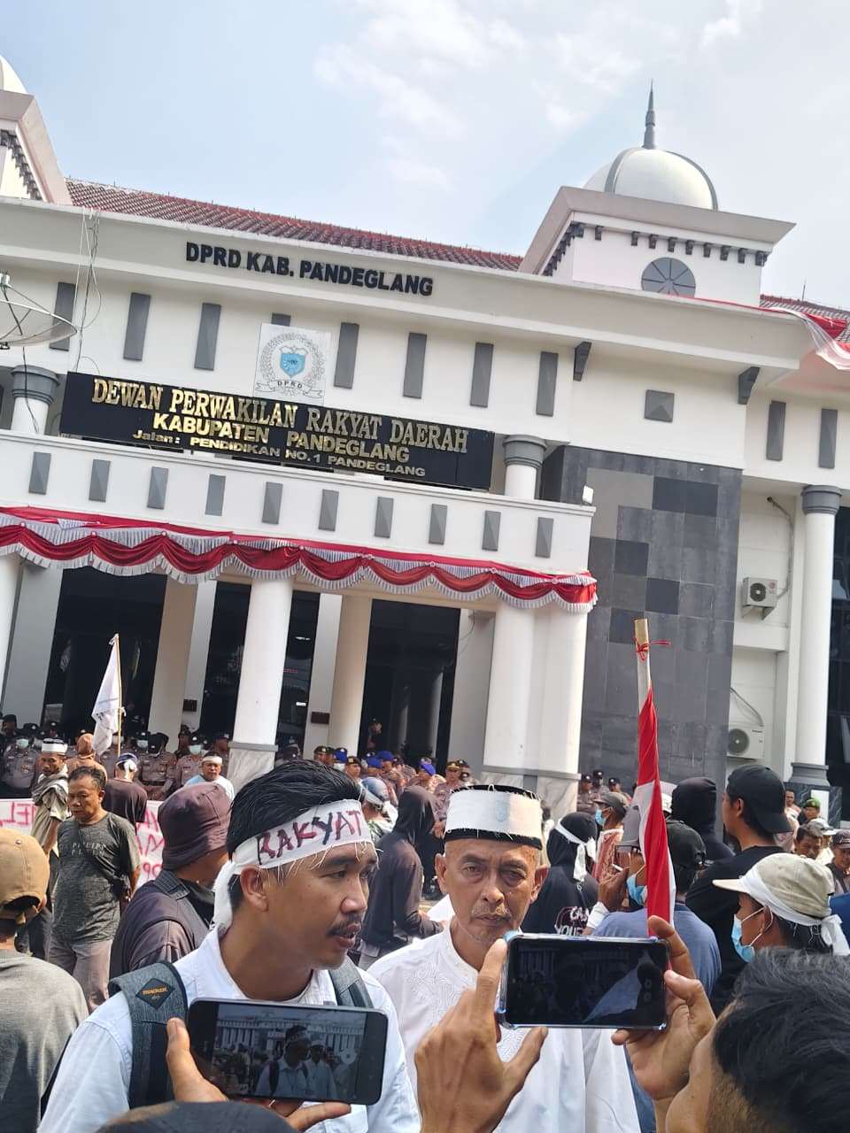 Gabungnya Wartawan Indonesia (GWI) Soroti Layanan Publik Pandeglang Diduga Bertentangan dengan UU No. 25 Tahun 2009 Gabungnya Wartawan Indonesia (GWI) Soroti Layanan Publik Pandeglang Diduga Bertentangan dengan UU No. 25 Tahun 2009