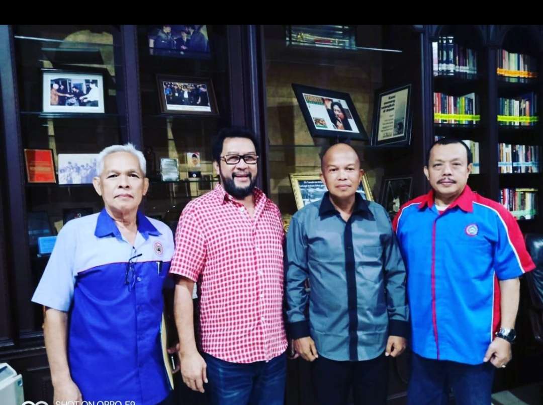 FSPTSI-KSPSI PECAT SEKUM SURYA KALFIN KARENA MEMECAH BELAH ORGANISASI FSPTSI-KSPSI PECAT SEKUM SURYA KALFIN KARENA MEMECAH BELAH ORGANISASI