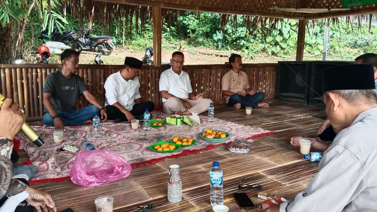 APDESI Cabang Kecamatan Cikeusal Gelar Syukuran Atas Terpilihnya Armaja Sebagai Ketua