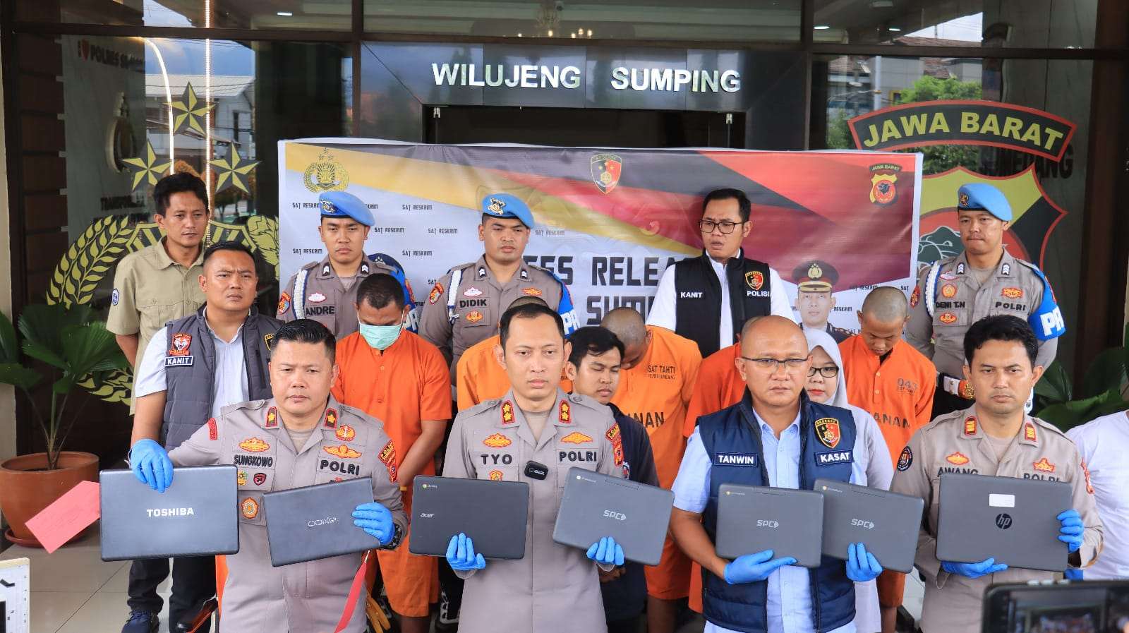 Polres Sumedang Ringkus Komplotan Spesialis Pembobol Sekolah Polres Sumedang Ringkus Komplotan Spesialis Pembobol Sekolah
