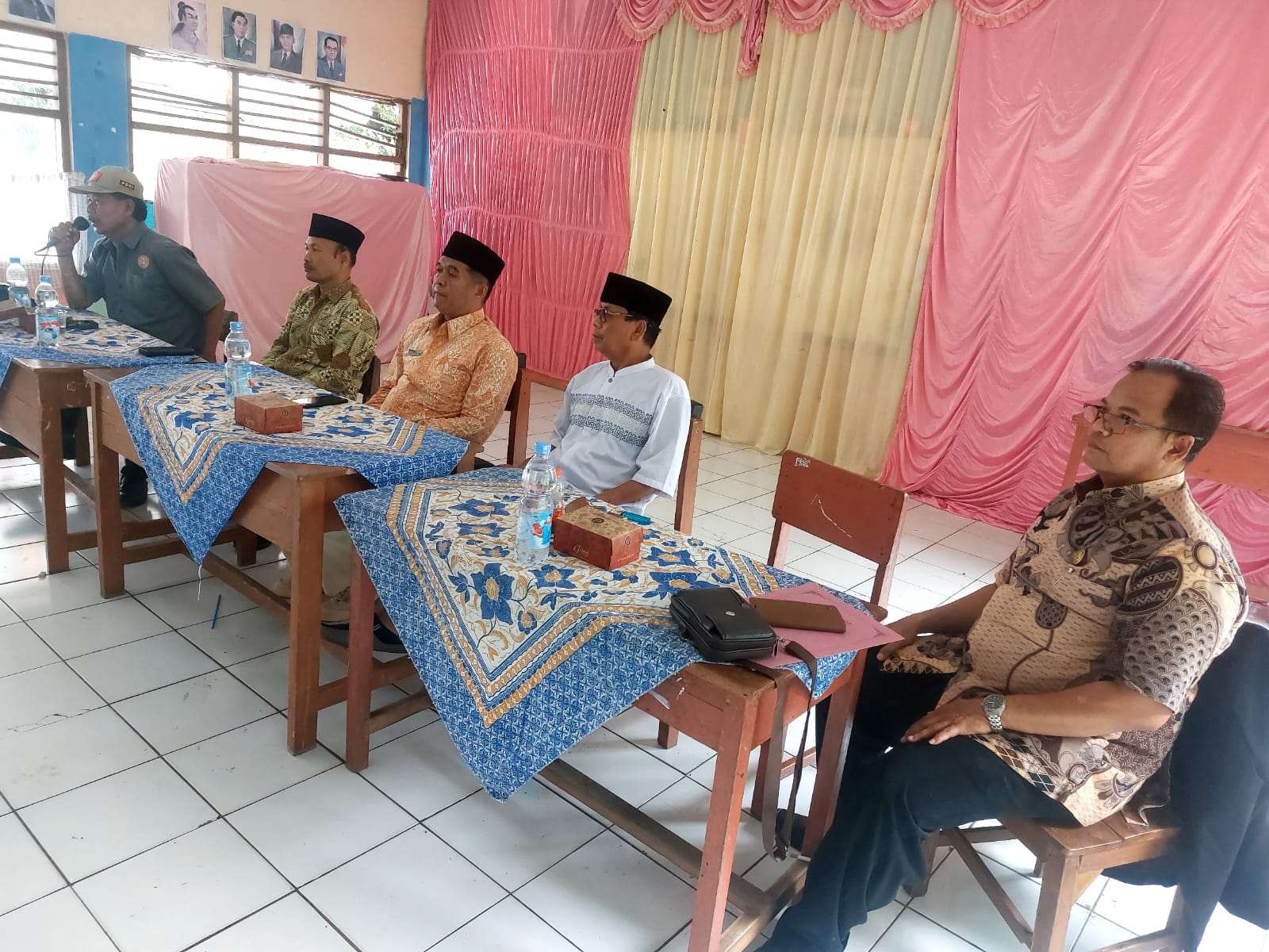 57 SD di Tiga Kecamatan Terima Bantuan Program CERDAS dari BAZNAS Sumedang 57 SD di Tiga Kecamatan Terima Bantuan Program CERDAS dari BAZNAS Sumedang