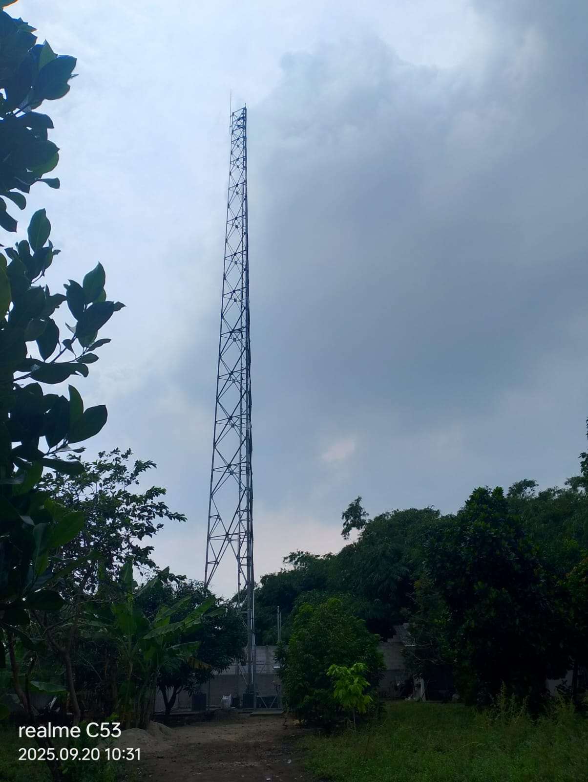 Pembangunan Tower di Pagaragung di Duga ilegal karna Tidak Memiliki Ijin Resmi dari Pemkot Serang Pembangunan Tower di Pagaragung di Duga ilegal karna Tidak Memiliki Ijin Resmi dari Pemkot Serang