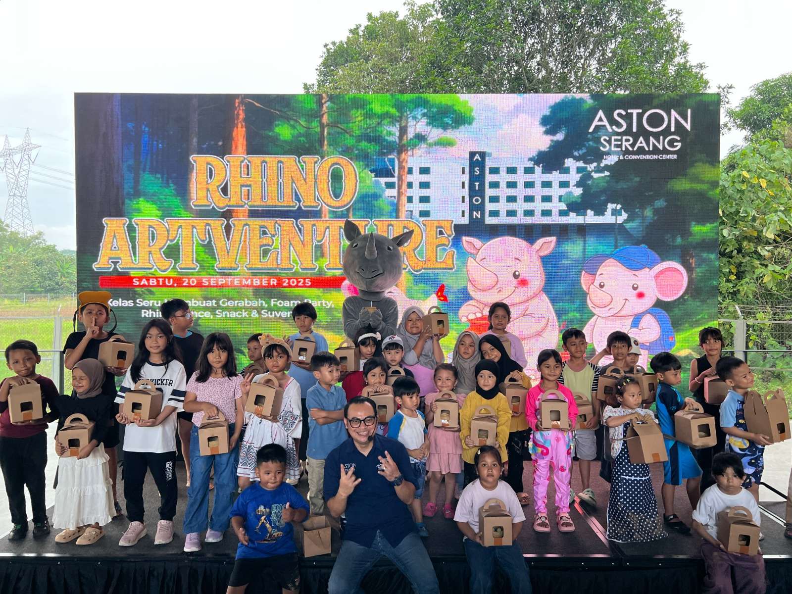 Tiga Hotel ASTON Bersatu, Rayakan Hari Badak Sedunia Dengan Kegiatan Edukatif dan Ramah Keluarga Tiga Hotel ASTON Bersatu, Rayakan Hari Badak Sedunia Dengan Kegiatan Edukatif dan Ramah Keluarga