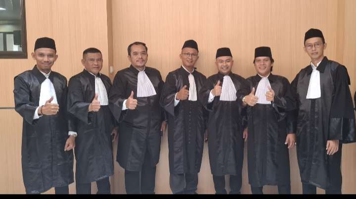 Ketua DPC GWI Kota Tangerang Muhammad Aqil Bahri, S.H Resmi Diambil Sumpah Sebagai Advokat di Pengadilan Tinggi Banten Ketua DPC GWI Kota Tangerang Muhammad Aqil Bahri, S.H Resmi Diambil Sumpah Sebagai Advokat di Pengadilan Tinggi Banten