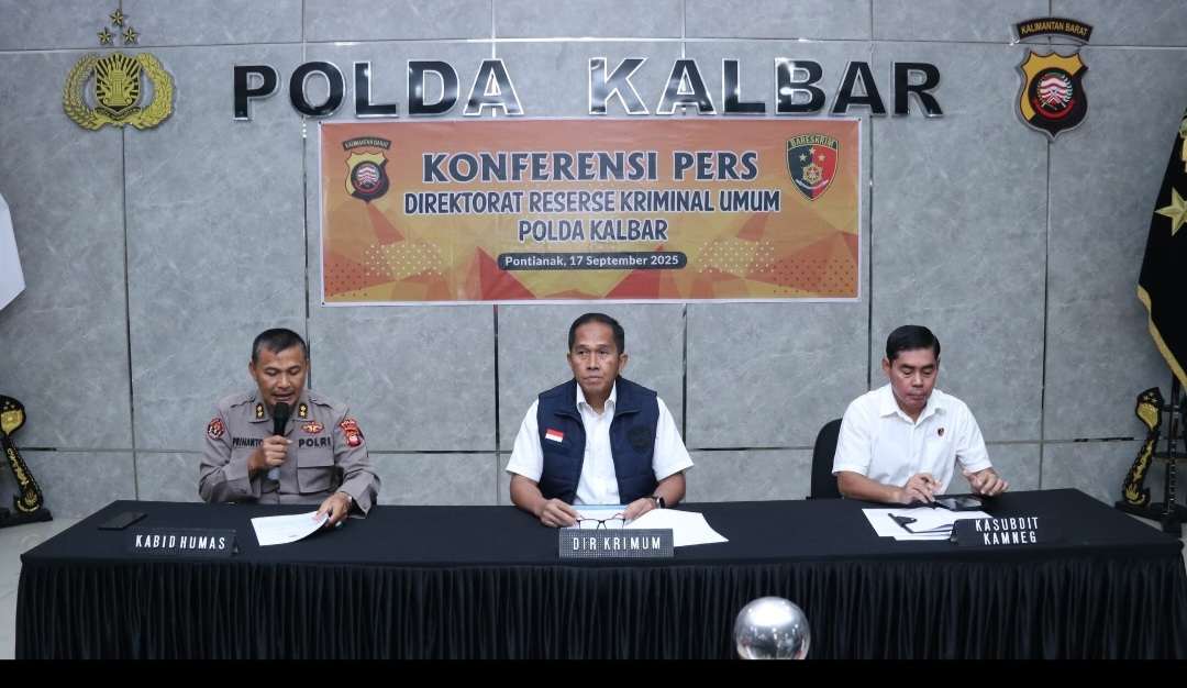 Polda Kalbar Tangkap Empat Penyusup Aksi Masa di Mapolda dan kantor DPRD Provinsi Kalbar, Bom Molotov dan Senjata Tajam Disita Polda Kalbar Tangkap Empat Penyusup Aksi Masa di Mapolda dan kantor DPRD Provinsi Kalbar, Bom Molotov dan Senjata Tajam Disita