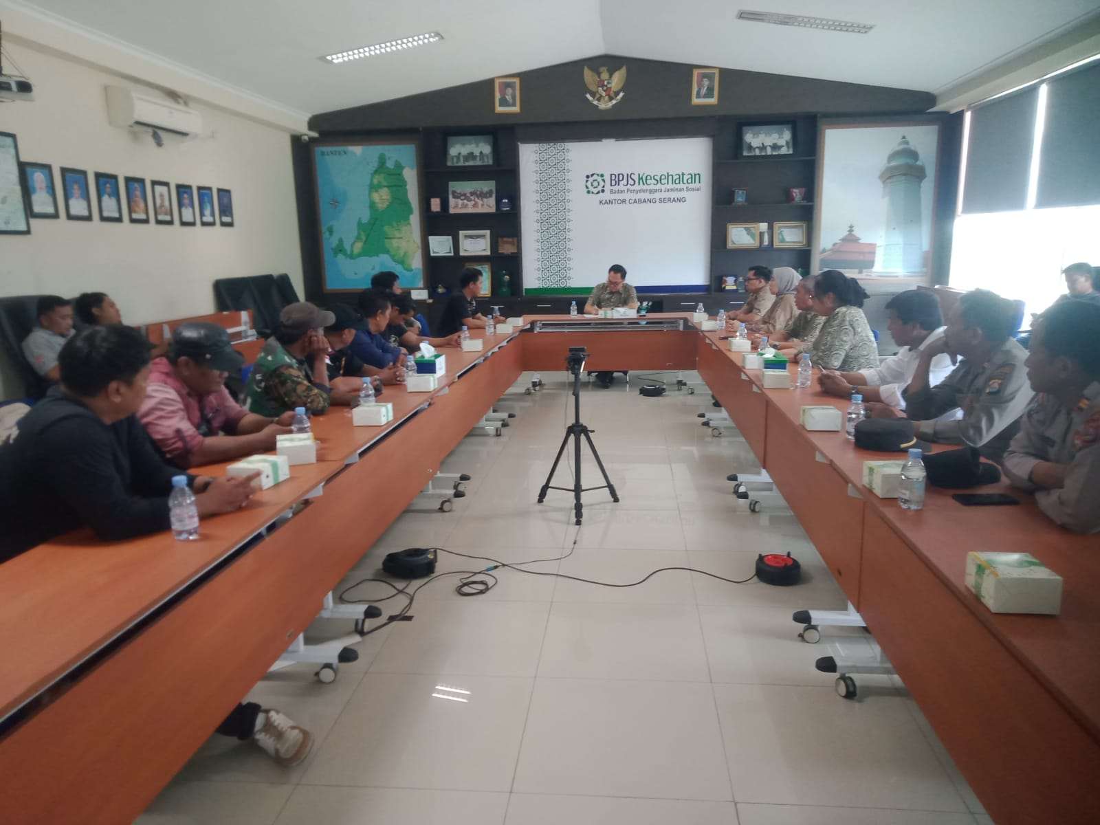 Aliansi Pamungkas Banten Unjuk Rasa Ke Kantor Bupati Serang massa Kecewa:  BPJS Kesehatan Kabupten Serang Berikan Surat Peringatan Ke RS Hermina Ciruas Aliansi Pamungkas Banten Unjuk Rasa Ke Kantor Bupati Serang massa Kecewa:  BPJS Kesehatan Kabupten Serang Berikan Surat Peringatan Ke RS Hermina Ciruas