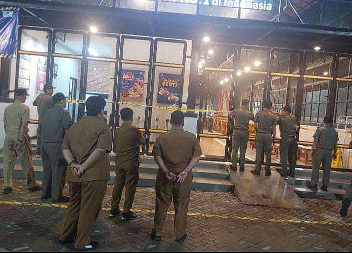 Rahmat.SH' Apresiasi Satpol PP, Intansi Terkait Kabupaten Serang Menutup dan menyegel Restoran Mie Gacoan Ciruas Rahmat.SH' Apresiasi Satpol PP, Intansi Terkait Kabupaten Serang Menutup dan menyegel Restoran Mie Gacoan Ciruas