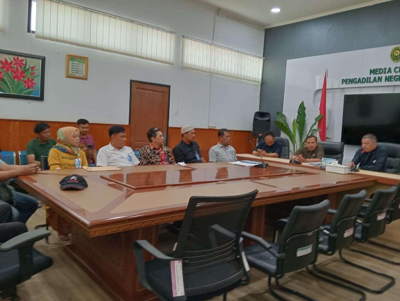 PN Sumedang Diprotes LPKSM: Eksekusi Ibarat Wayang Tanpa Dalang PN Sumedang Diprotes LPKSM: Eksekusi Ibarat Wayang Tanpa Dalang