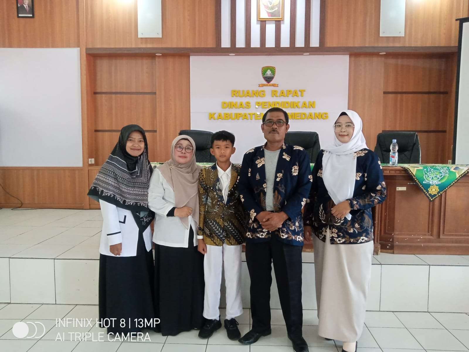 Prestasi Membanggakan! Siswa SD Cikaramas I Tanjungmedar Raih Juara 4 Pupuh Putra di Festival Bahasa Ibu Jawa Barat. Prestasi Membanggakan! Siswa SD Cikaramas I Tanjungmedar Raih Juara 4 Pupuh Putra di Festival Bahasa Ibu Jawa Barat.