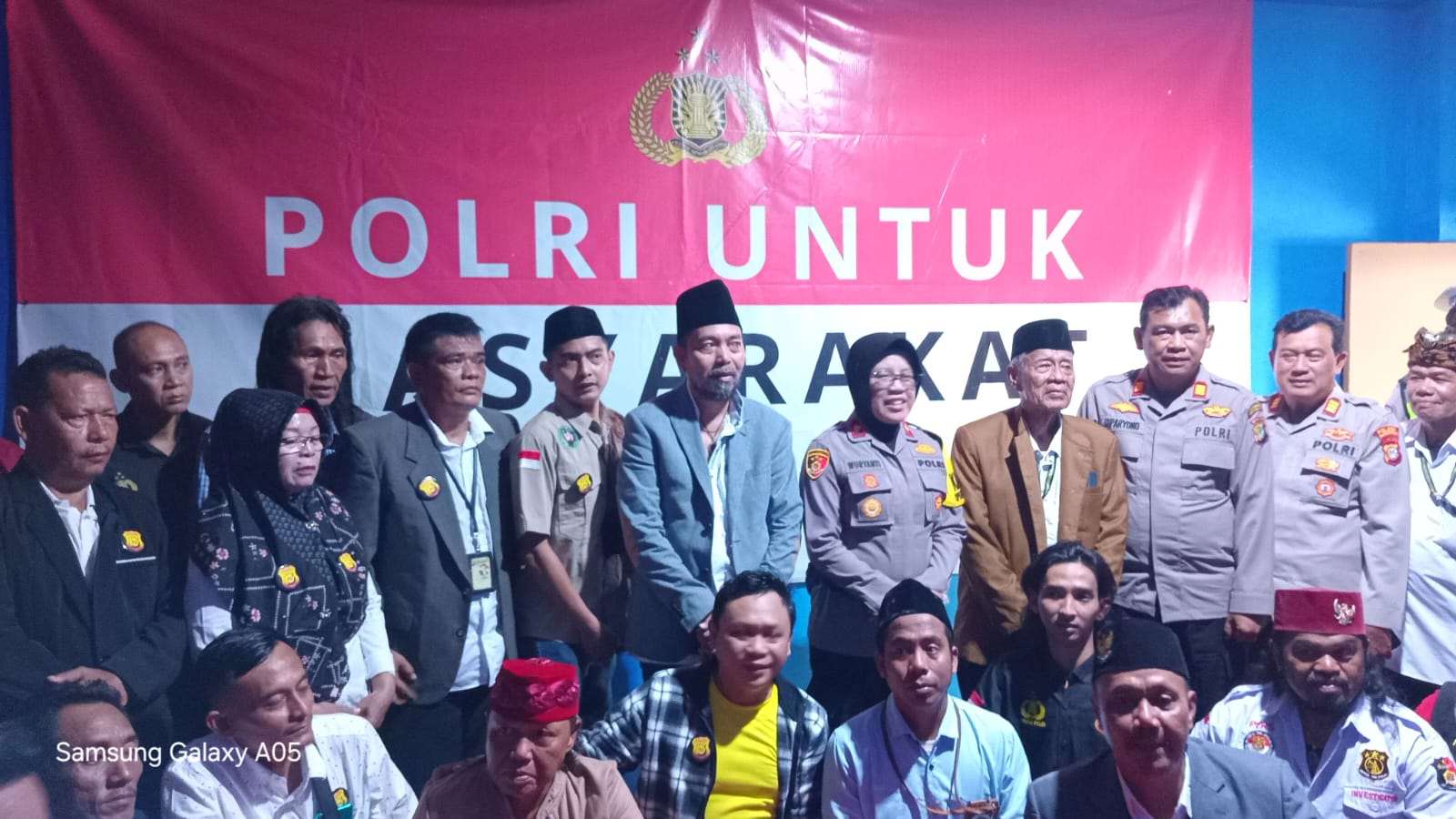 Ketua Umum Agus Flores Pimpin Sumpah Setia dan Pelantikan Ketua DPW FRN se-Indonesia Ketua Umum Agus Flores Pimpin Sumpah Setia dan Pelantikan Ketua DPW FRN se-Indonesia