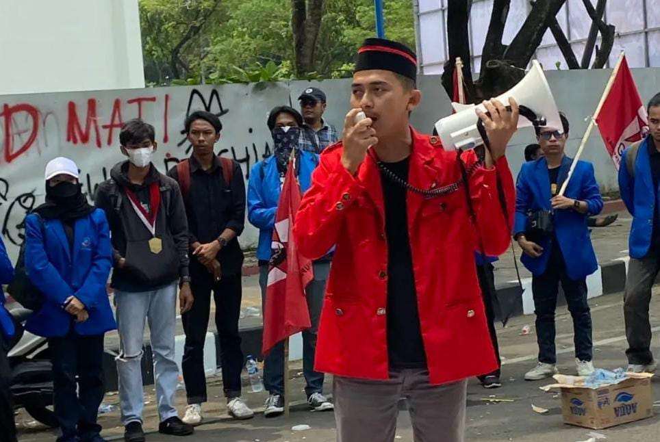GMNI Desak Pemerintah Buktikan “Tangerang Semakin Gemilang” Lewat Aksi Nyata, Bukan Sekadar Slogan GMNI Desak Pemerintah Buktikan “Tangerang Semakin Gemilang” Lewat Aksi Nyata, Bukan Sekadar Slogan