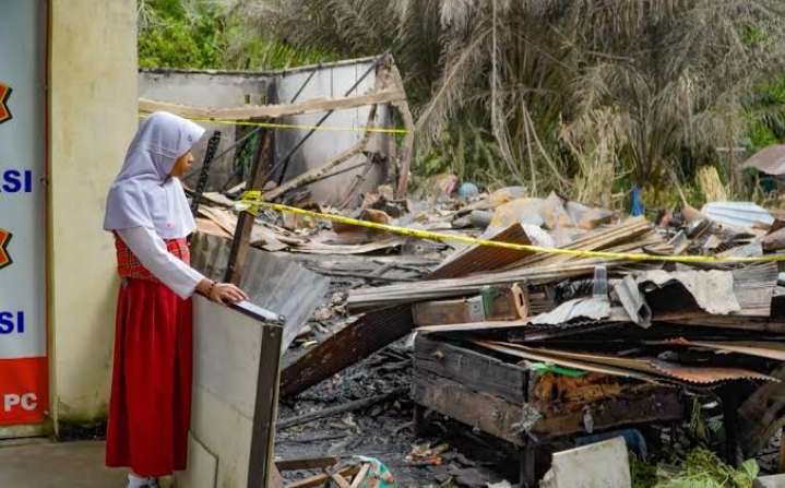 BAZNAS Sumedang Dapat Apresiasi atas Gerak Cepat Bantu Korban Kebakaran di Desa Mulyamekar BAZNAS Sumedang Dapat Apresiasi atas Gerak Cepat Bantu Korban Kebakaran di Desa Mulyamekar