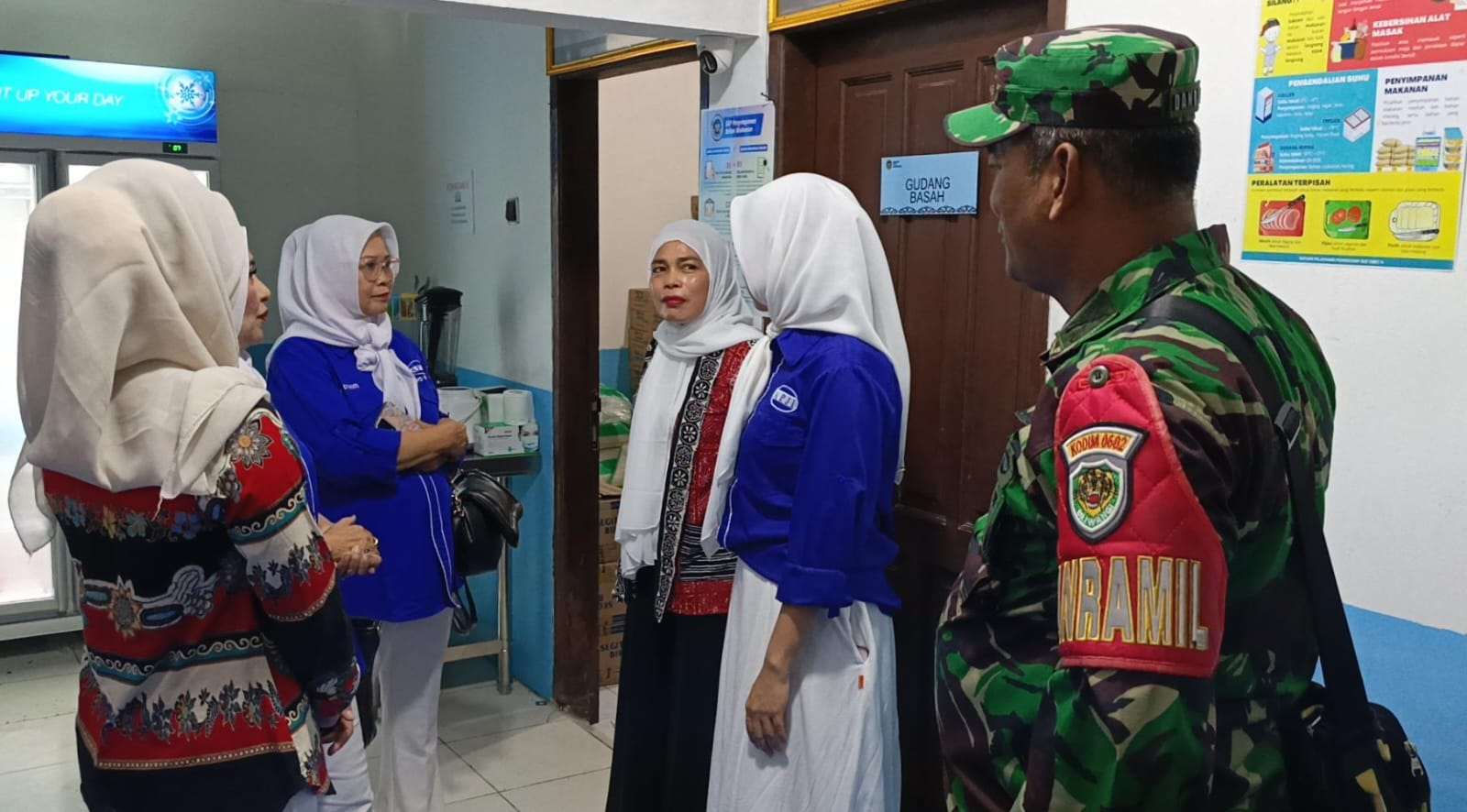 Danramil 0602-02/Kasemen Kodim 0602/Sedang dan APJI Bersinergi, Pastikan SPPG Sesuai Standar Yang Ditetapkan Danramil 0602-02/Kasemen Kodim 0602/Sedang dan APJI Bersinergi, Pastikan SPPG Sesuai Standar Yang Ditetapkan