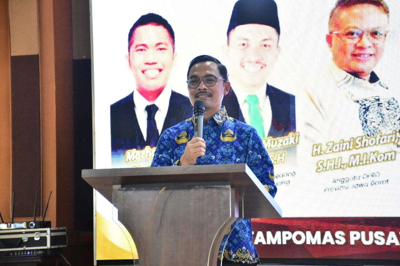 Wabup Fajar Siap Bela Guru Jika Ada yang Melaporkan Wabup Fajar Siap Bela Guru Jika Ada yang Melaporkan