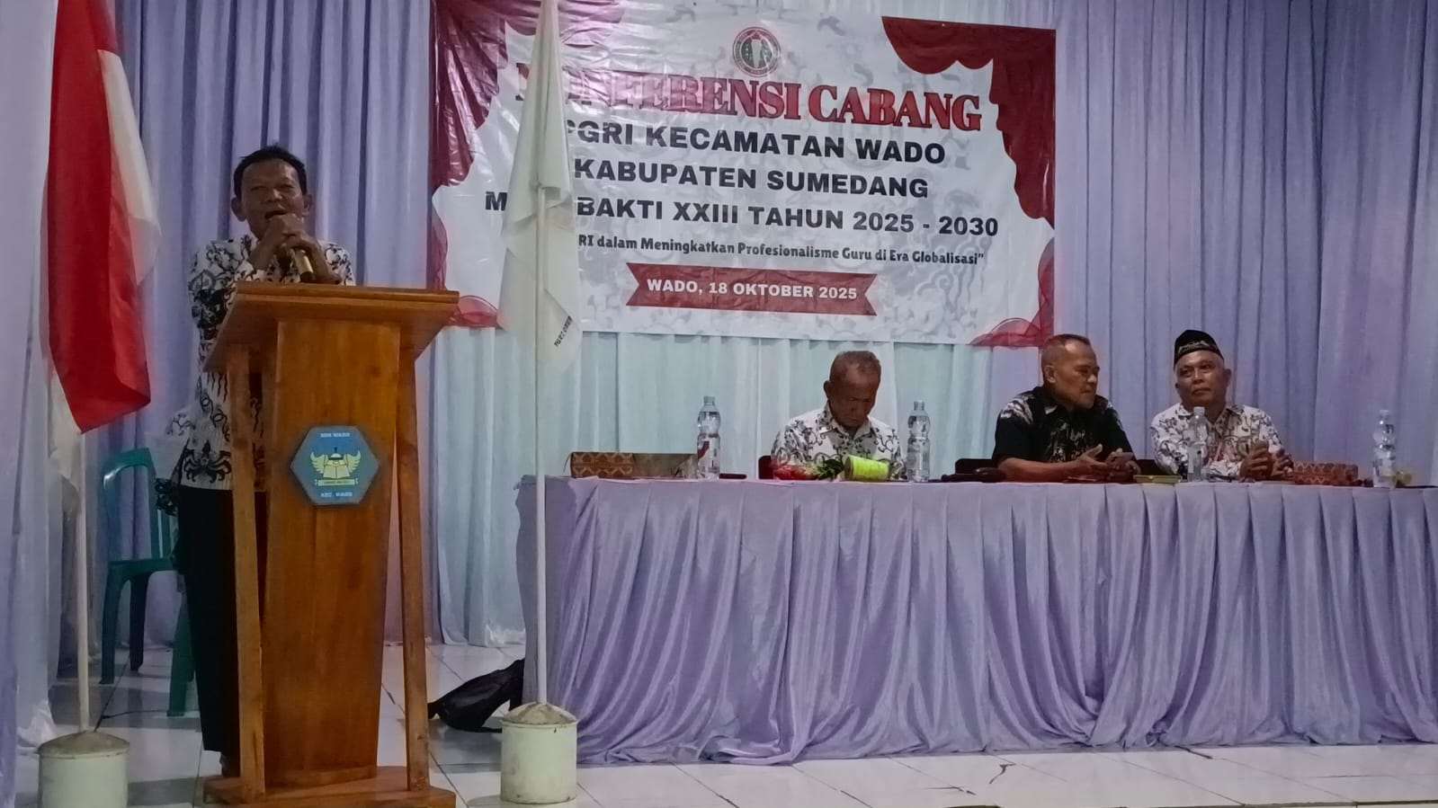 Konferensi Cabang PGRI Kecamatan Wado Berlangsung Aman, Tertib, dan Kondusif. Konferensi Cabang PGRI Kecamatan Wado Berlangsung Aman, Tertib, dan Kondusif.