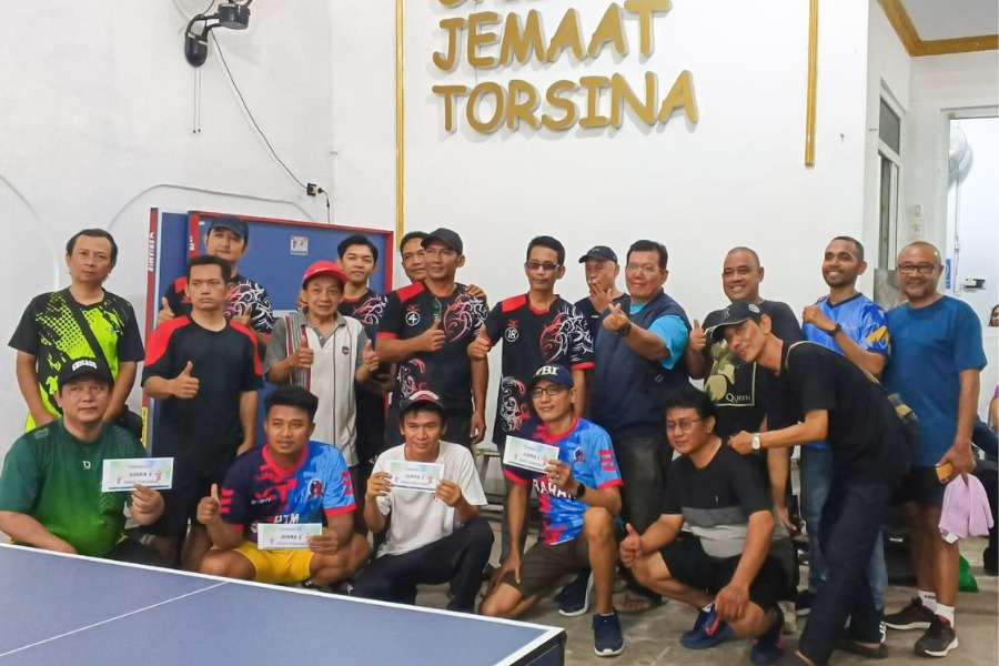 Herman Chikago, Raih Juara 1 Lomba Pingpong di GPIB Torsina Cipinang Jaktim Herman Chikago, Raih Juara 1 Lomba Pingpong di GPIB Torsina Cipinang Jaktim