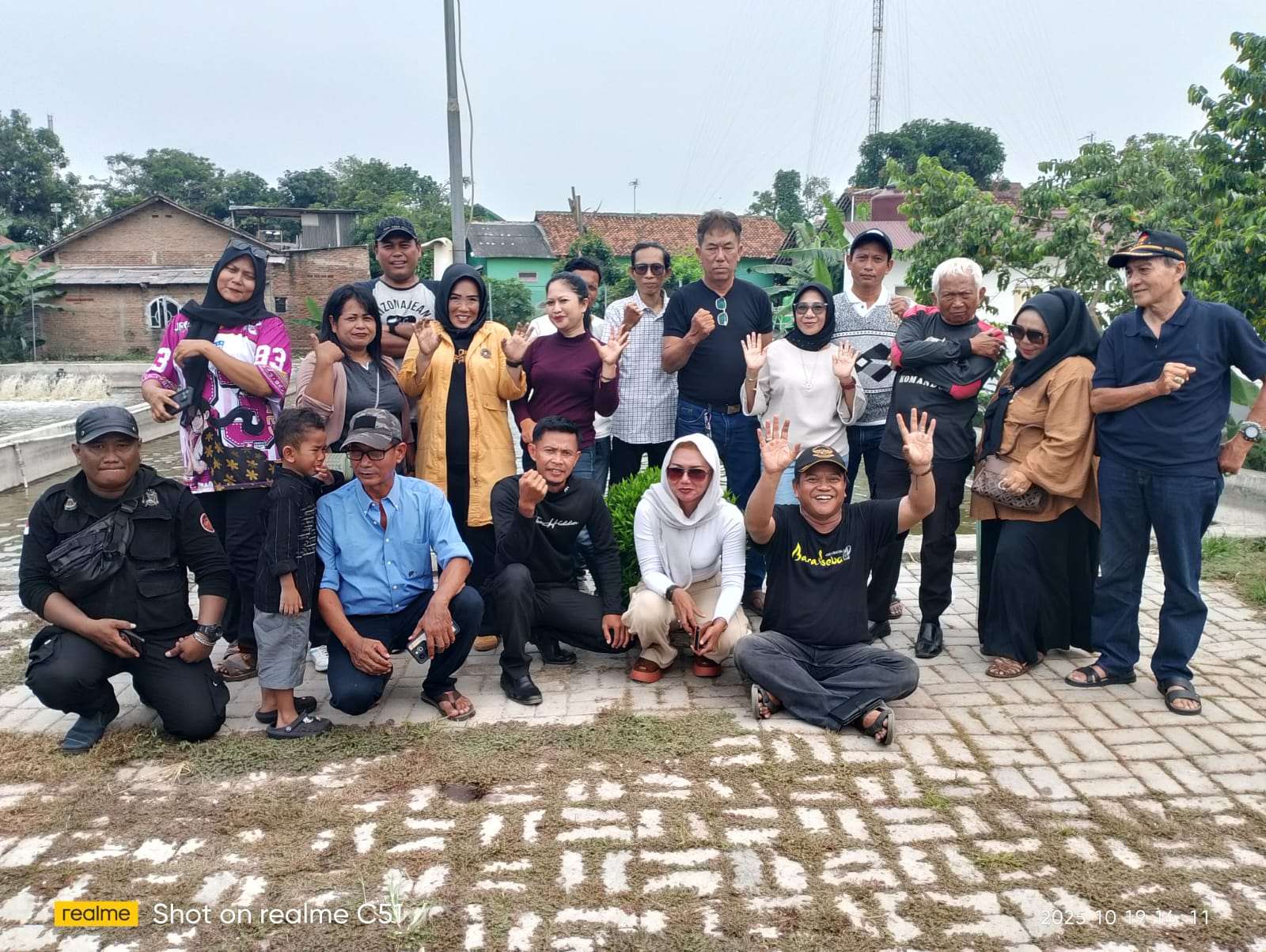 Forum Wartawan Banten Gelar Syukuran di Ciruas, Lanjutkan Kebersamaan Usai Santunan 100 Anak Yatim Piatu Forum Wartawan Banten Gelar Syukuran di Ciruas, Lanjutkan Kebersamaan Usai Santunan 100 Anak Yatim Piatu