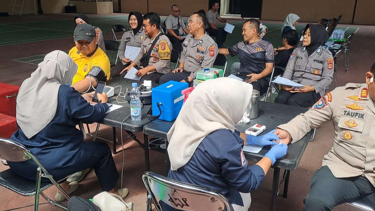 POLRES SUMEDANG GELAR DONOR DARAH DALAM RANGKA HUT HUMAS POLRI KE-74 POLRES SUMEDANG GELAR DONOR DARAH DALAM RANGKA HUT HUMAS POLRI KE-74