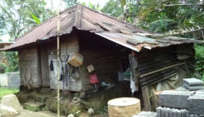 BAZNAS Sumedang Bantu Bedah Rumah Warga Sarwiru Kidul. BAZNAS Sumedang Bantu Bedah Rumah Warga Sarwiru Kidul.