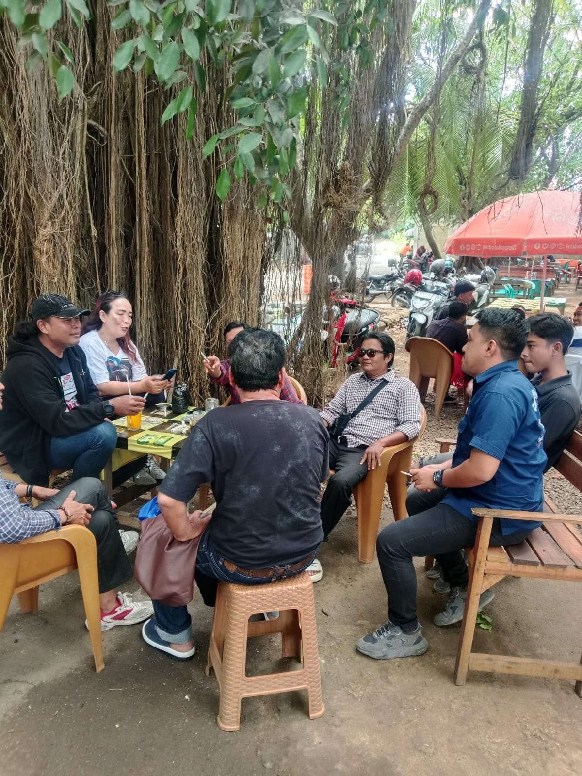 Aktivis Kota Serang Gelar Kopdar, Perkuat Sinergi LSM dan Media untuk Kota yang Kondusif Aktivis Kota Serang Gelar Kopdar, Perkuat Sinergi LSM dan Media untuk Kota yang Kondusif