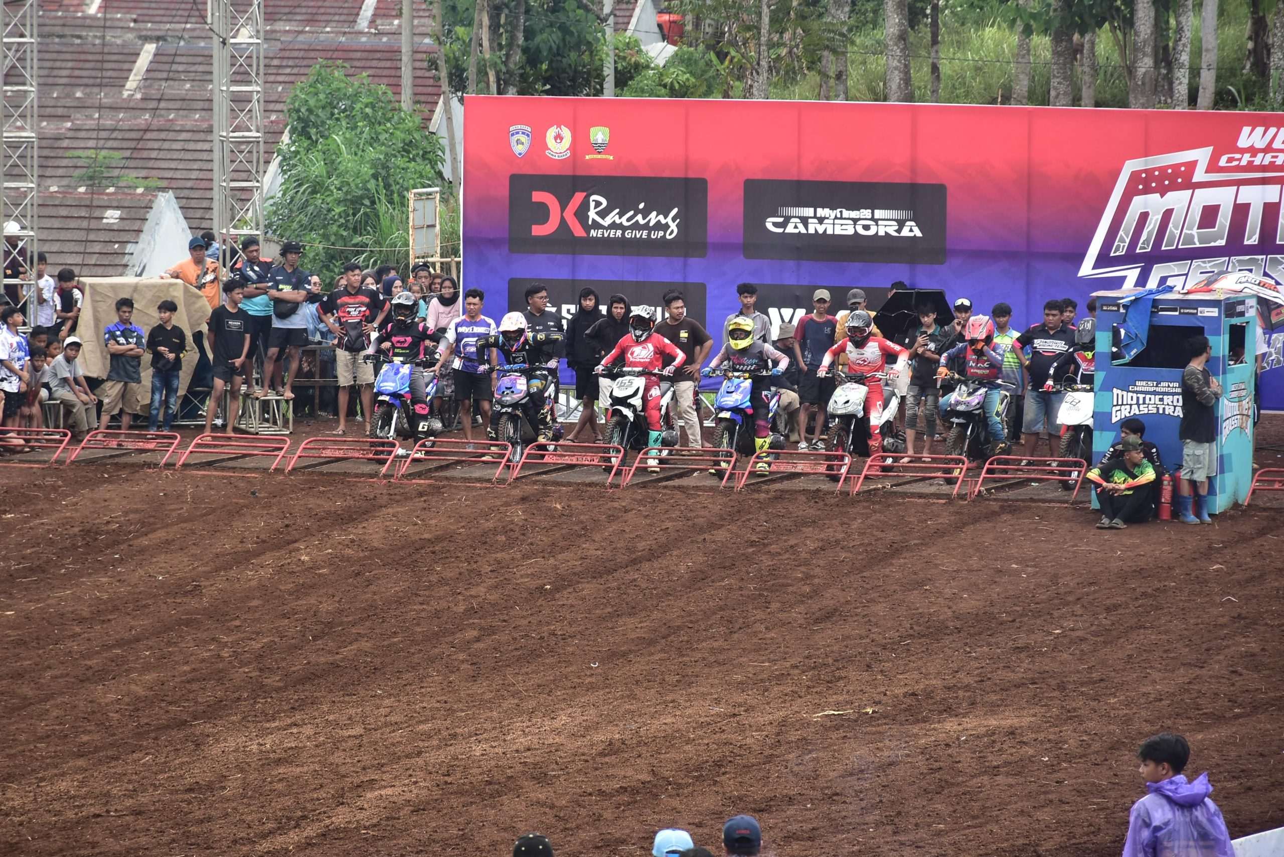 Adu Nyali dan Penggerak Ekonomi Daerah di Kejurda Motorcross Adu Nyali dan Penggerak Ekonomi Daerah di Kejurda Motorcross