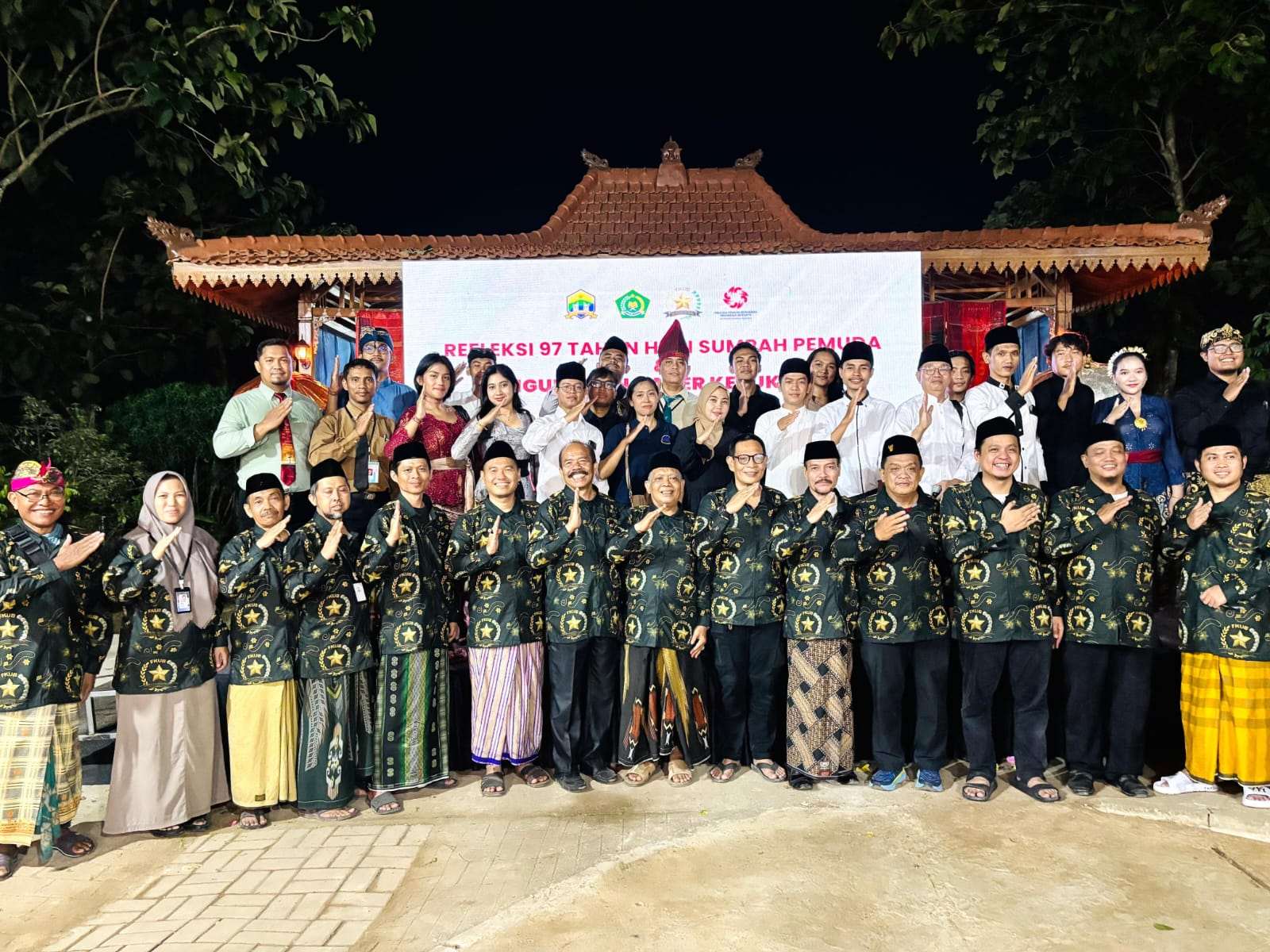 Refleksi Hari Sumpah Pemuda Pemkot Serang dan FKUB Kukuhkan Kader Kerukunan Demi Banten yang Damai dan Toleran Refleksi Hari Sumpah Pemuda Pemkot Serang dan FKUB Kukuhkan Kader Kerukunan Demi Banten yang Damai dan Toleran