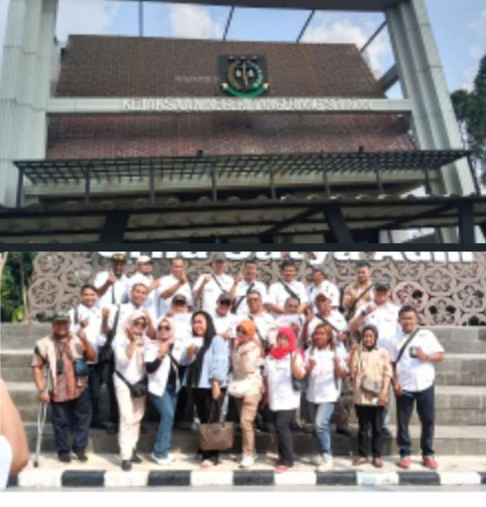 Dewan Pengawas DPD GWI Provinsi Banten Laporkan Dugaan Tipikor di Tiga Dinas Tangsel Kepada Kejari Dewan Pengawas DPD GWI Provinsi Banten Laporkan Dugaan Tipikor di Tiga Dinas Tangsel Kepada Kejari